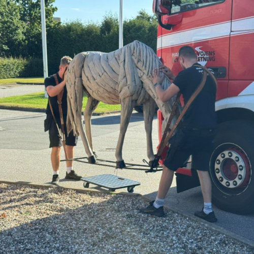 Special flytning af skrøbelige skulpturer